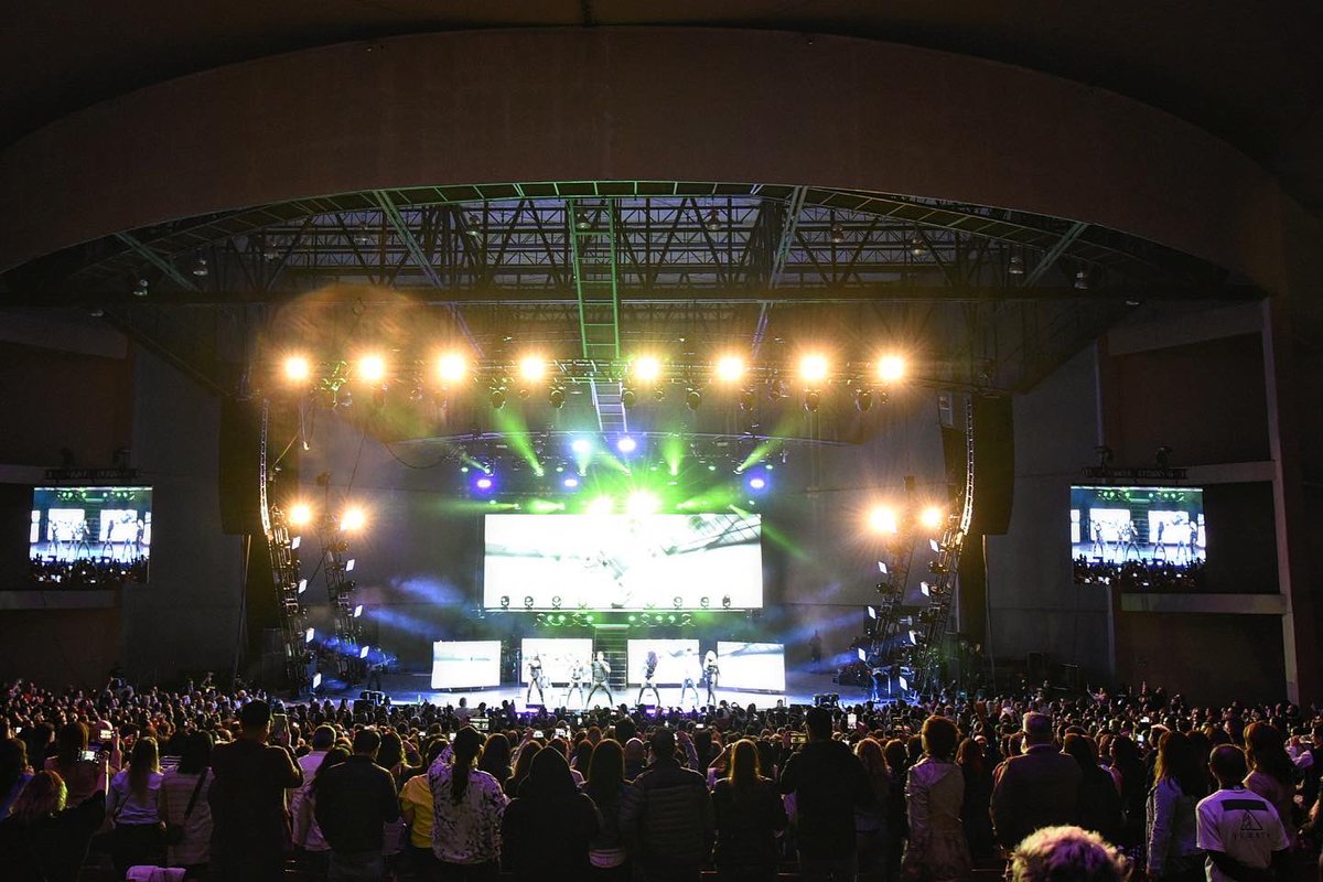ov7oficial's tweet photo. Anoche tuvimos nuestro décimo concierto de la gira #OV7Treinta, ¡cumplimos el primer mes de vuelta con ustedes! 🙌🏻 Gracias Saltillo por su cariño, ya estamos listos para esta noche en Aguascalientes. ¡Los esperamos! https://t.co/wMBlKlxHGc