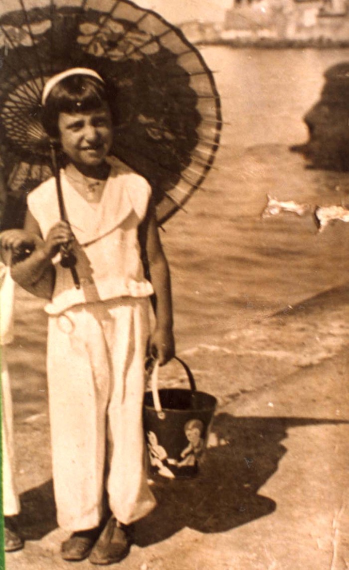 AuschwitzMuseum's tweet photo. 2 October 1933 | Italian Jewish girl Rina Di Veroli was born in Rome.

She arrived at #Auschwitz on 23 October 1943 in a transport of 1,035 Jews deported from Rome. She was among 839 of them murdered in gas chambers after the selection. https://t.co/U3n0RNA60u