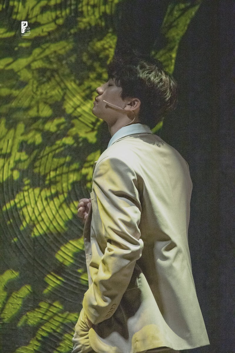 forrest__pic's tweet photo. 221001밤 라흐헤스트 스페셜 커튼콜 "걷고, 걷고, 걷고, 걸어도", "우리 같이 죽을까, 어디 먼 데 갈까"
이상 #안지환 배우님

박제가 되어 버린 천재를 아시오? https://t.co/0h0NYwWcfW