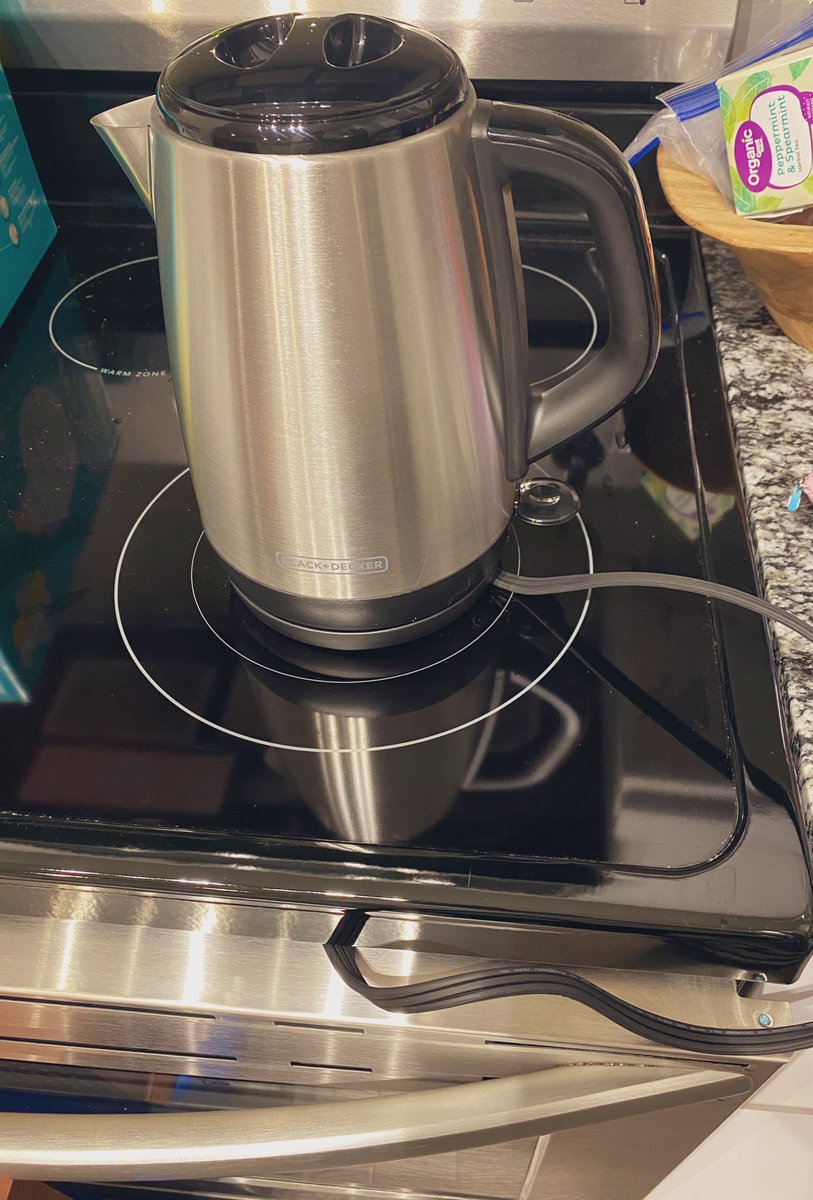 RoxyWright0's tweet photo. Okay I did a thing, got my very first electric kettle, but I might be missing a step.
#BritishTwitter what else am I missing? How high do I set the stove top burner? Do I leave it plugged into the oven all the time or just when Iโm using it?
Tea is hard work. https://t.co/oeylr6sfaG