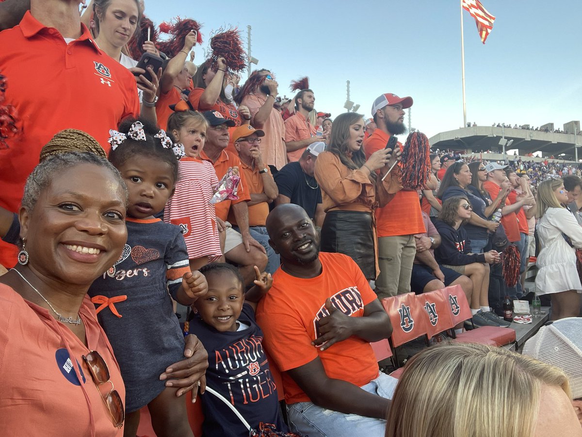 jackieyg's tweet photo. #WarEagle Game day on The Plains! BEAT LSU! https://t.co/sUB6gwvZiE