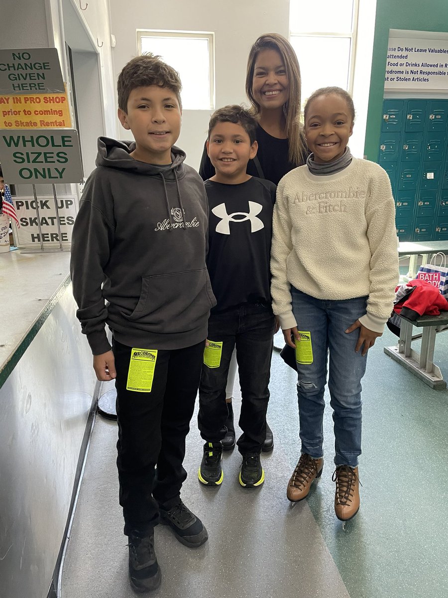 StephanieGVann's tweet photo. Happy 11th birthday to our Princess Madison! Thank you @MavoAntonietta for helping us celebrate 🥰 ⛸️ And lol… my coworker asked if I called up Mr. Winicki to put Maddie’s name on marquee. Um no sir… I just filled out a form and paid the PTA 🤣 @HumbleISD_CMS #SupportYourPTA 🤣 https://t.co/MCc3033pty