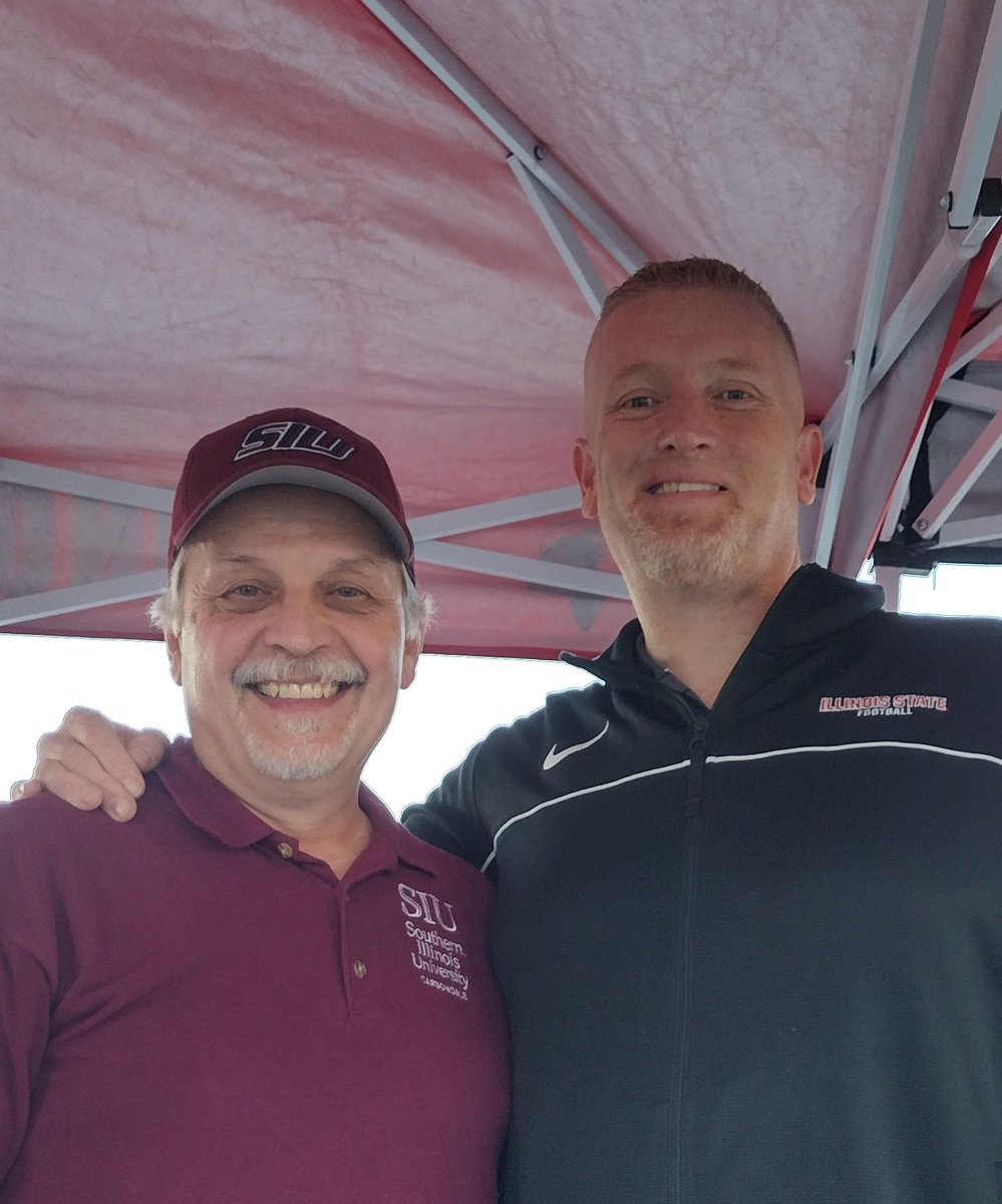 ThomasRobertsBk's tweet photo. Enjoying some football tailgating time with ISU Athletic Director Kyle Brennan--a great guy! #MVCStrong @SIUSalukis @SIU_Football @KyleBrennanISU @RedbirdFB @ISURedbirds @MVCSports https://t.co/kN4ox2JV02