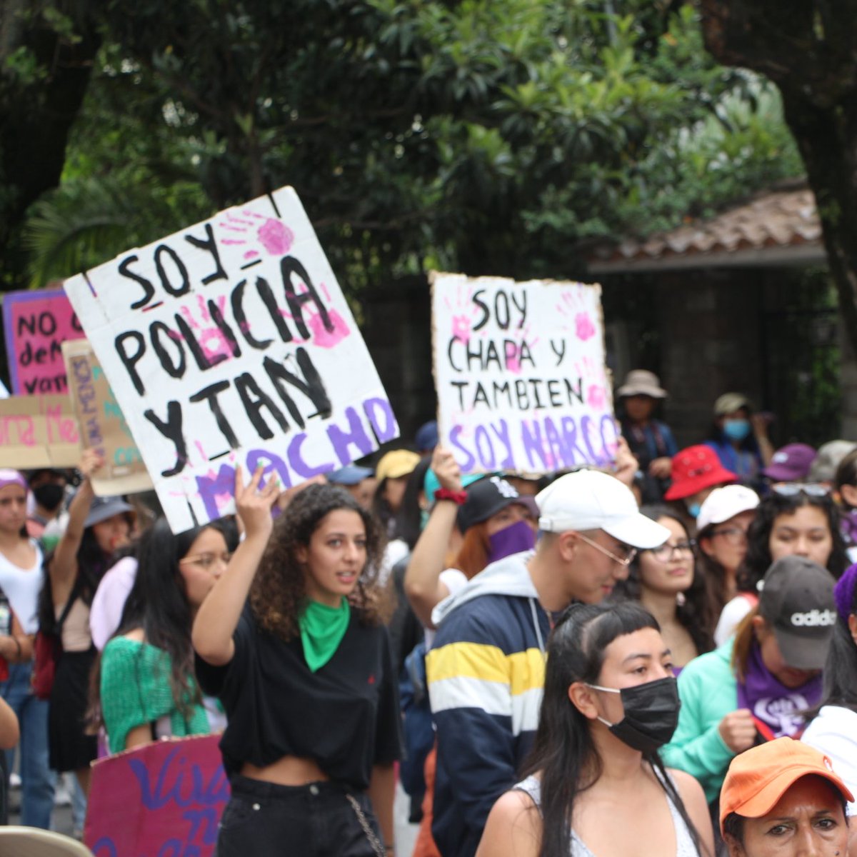 El feminicidio NO es crimen pasional, es producto de la inoperancia estatal, de la impunidad de la que gozan quienes nos matan y violan bajo el amparo del #EstadoFeminicida #VivasNosQueremos #NiUnaMenos <a href="/LassoGuillermo/">Guillermo Lasso</a>