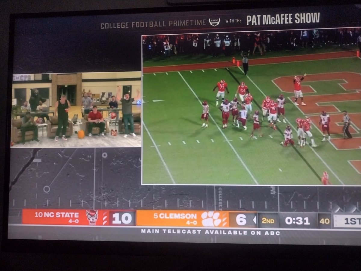 WesleyShifflet5's tweet photo. Primetime football with pat McAfee= 💯🏈 #CFBPrimeTimeWithThePMS https://t.co/i8ajwyaZof