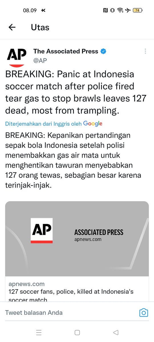 xt_2113's tweet photo. Copot Kapolda Jatim beserta jajarannya , ini salah polisi, salah polisi baru netes asal tembak aja, bukan pengamanan tapi pembunuhan masal ini namanya, copot sampai dengan tingkat terendah

#FIFA#PSSSI#POLISI https://t.co/rs3Y25oSL1