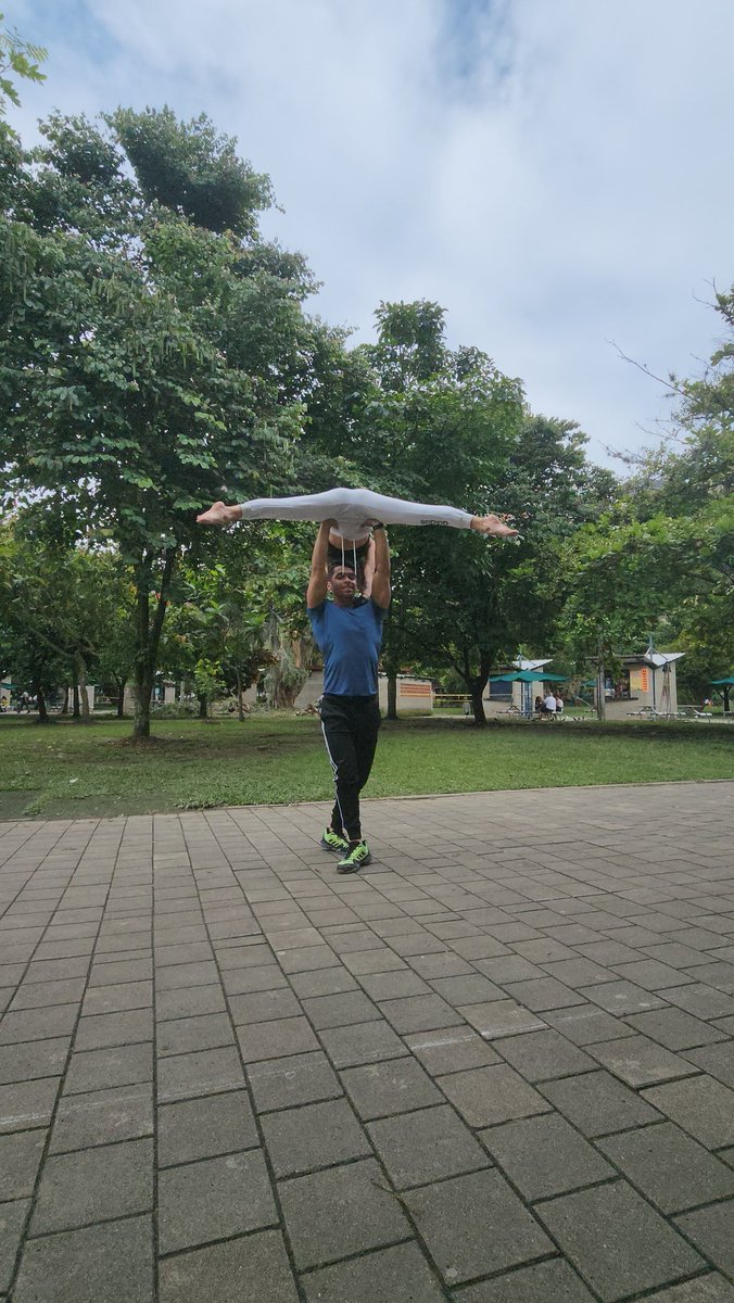 ℭ A T Y ℬ . tweet media