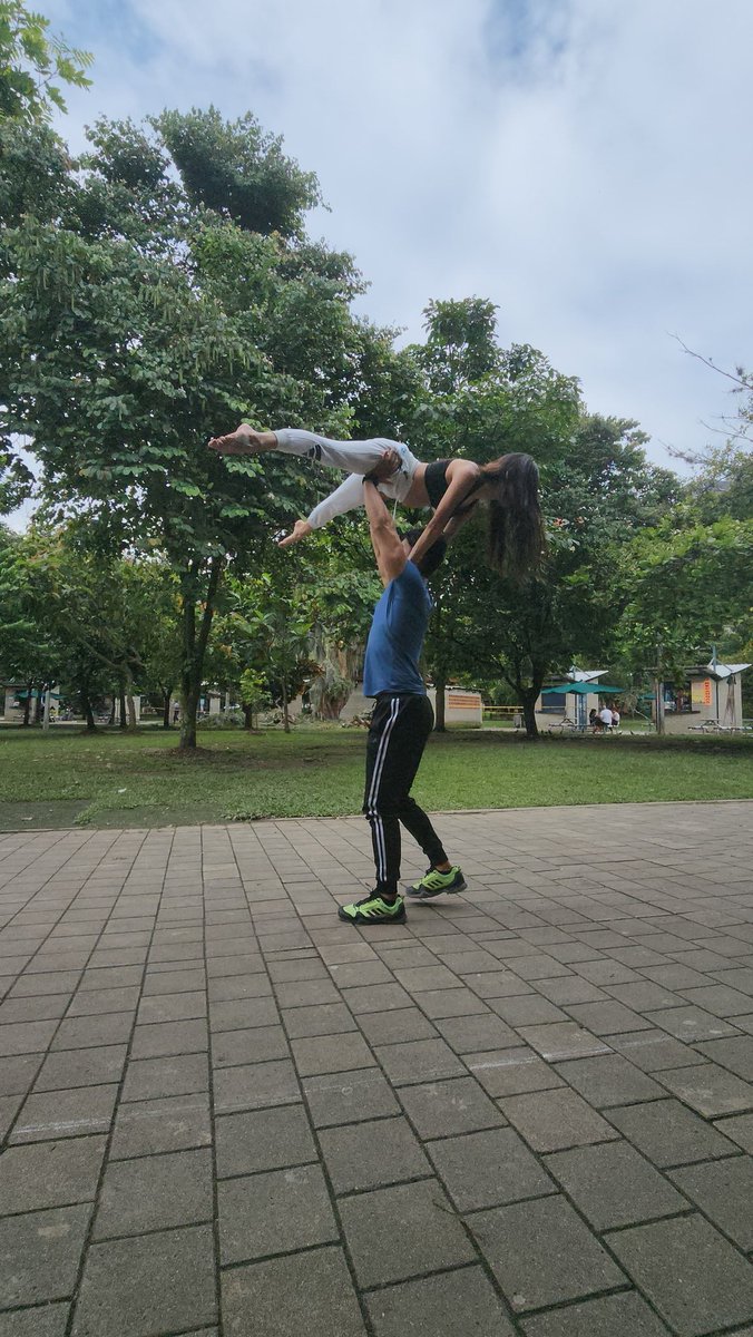 ℭ A T Y ℬ . tweet media