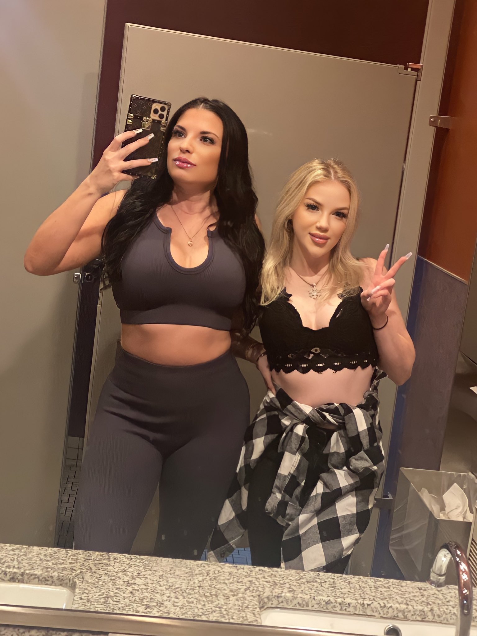 𝟒’𝟗 𝑫𝒂𝒗𝒊𝒏𝒂 𝑭𝒂𝒚𝒆𝒕𝒕𝒆 on Twitter: "met with this cutie tonight! had so much fun with you! 😍 @Aubrey