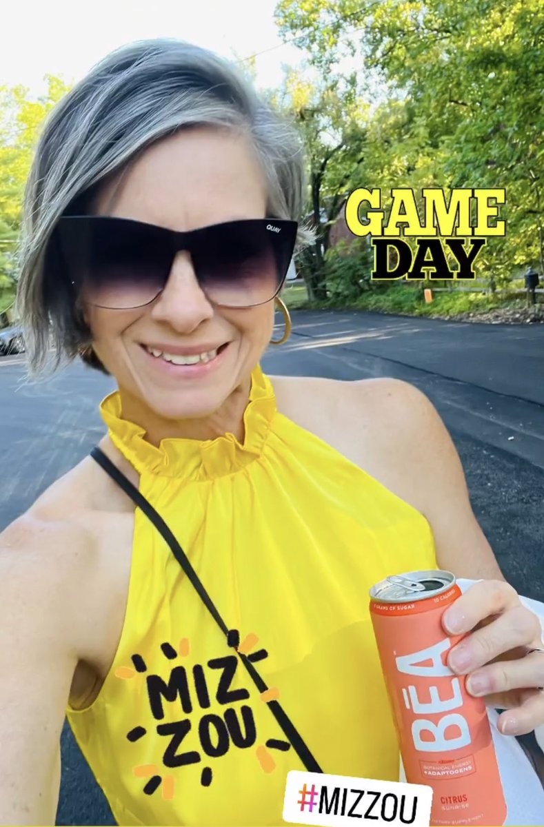 wingatecampbell's tweet photo. #miz #gameday 🖤💛 https://t.co/OeirNrPdxZ