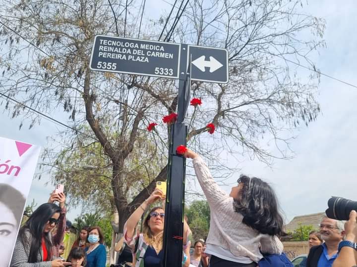 En la comuna donde fuiste secuestrada por agentes del Estado una calle llevará tu nombre.
Reinalda Pereira, Detenida Desaparecida en 1976 con 7 meses y medio de embarazo... presente!
Gracias alcalde <a href="/GonzaloMontoyaR/">Gonzalo Montoya</a> por permitir lo que durante mucho tiempo se nos negó.