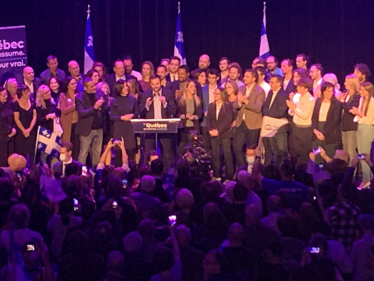 RenoldSharon's tweet photo. .@PaulPlamondon held his biggest rally yet in Montreal, alongside candidates from the Montreal area. The party says about 900 people attended. https://t.co/NfbJ8LIM3o