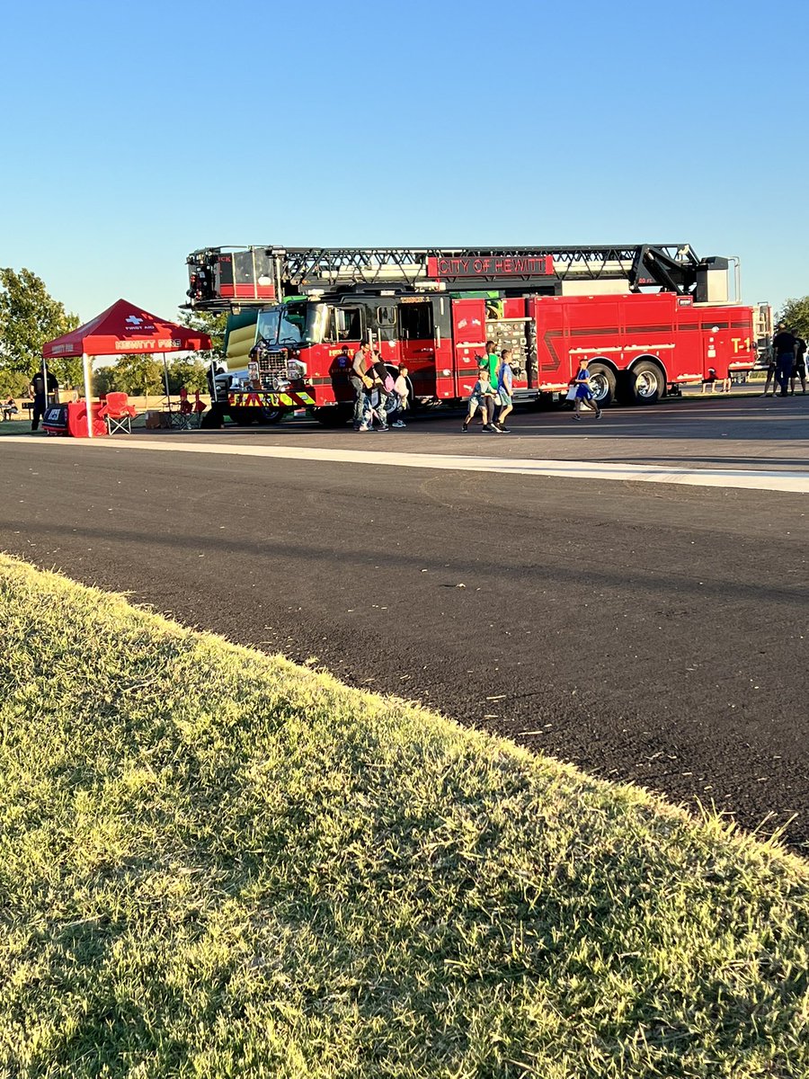 Deana Somera tweet media