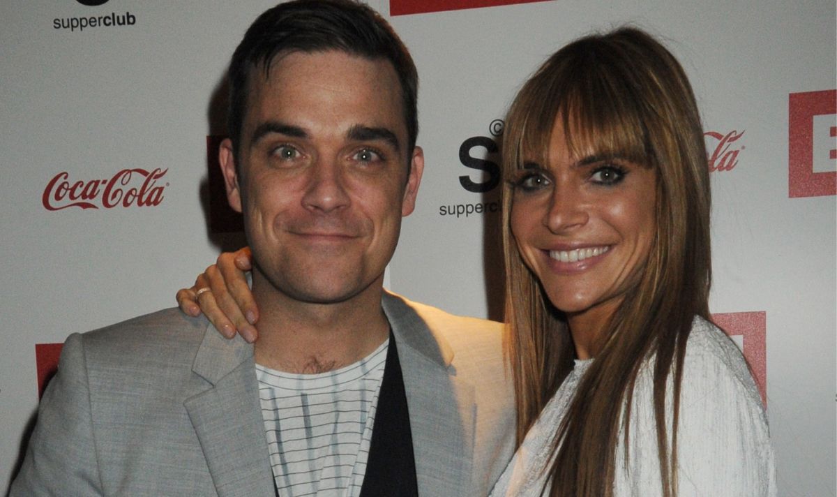 Robbie Williams dumped Ayda Field 3 times before getting married: 'Laugh at it now' express.co.uk/celebrity-news…