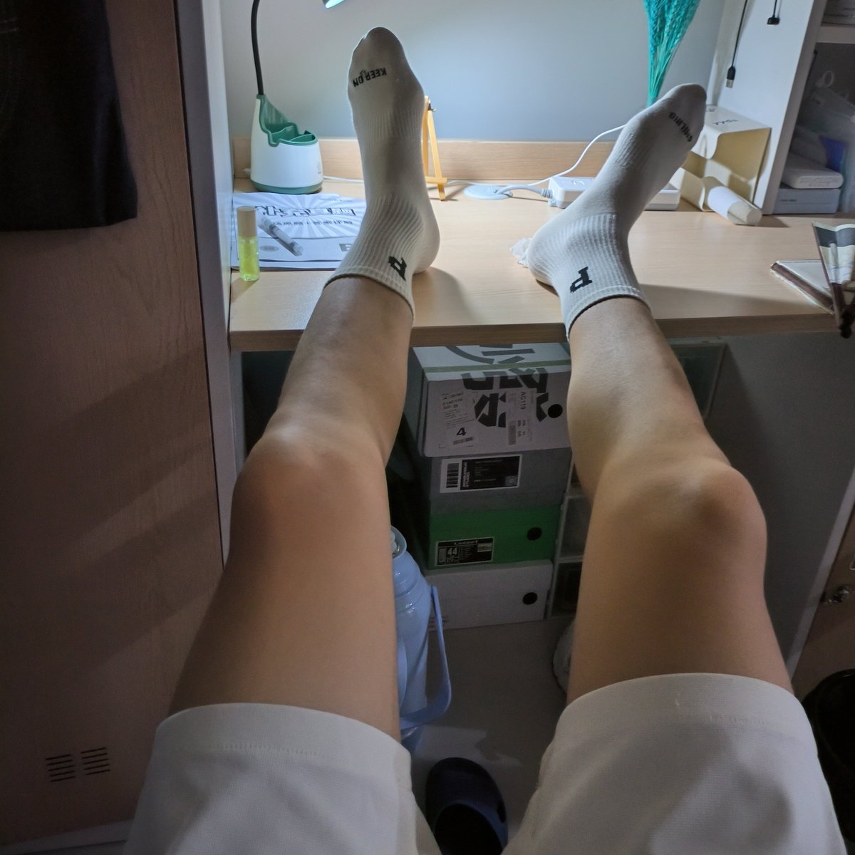 anna41820209's tweet photo. 这腿到底粗不粗😔 https://t.co/lYB7DL1RsO