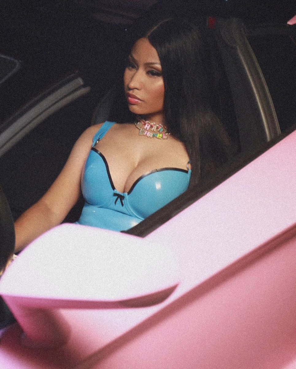 breathinal's tweet photo. i have to stand in my truth #chartbarbz #Fine9 🧎🏾 https://t.co/RIJEKiR1UM