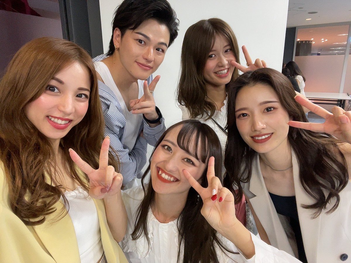 KENTARO_mona_'s tweet photo. 昨日はMONA collectionありがとうございました😊
ジャケットステージで初のジェンダーレスをテーマにコーデしてのウォーキング🚶‍♂️
難しかったけどやっぱり新たな挑戦は楽しい✨

萌ぞーのコーデも考えさせてもらった🕺
女の子のメンズライクって良いね🙆‍♂️✨

ふれあいタイムもありがとうございました🕺 https://t.co/9Nkaqy78WJ