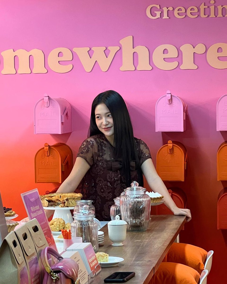 yeriworld_99's tweet photo. [INSTAGRAM] 221002 yerimiese Update 💜 #2 

To all who come to this happy place, coach ville welcome! @.coach 
#광고 #CoachNY #CoachFall22

#YERI #예리 #RedVelvet #레드벨벳 @RVsmtown https://t.co/7Ia6vlMi5h