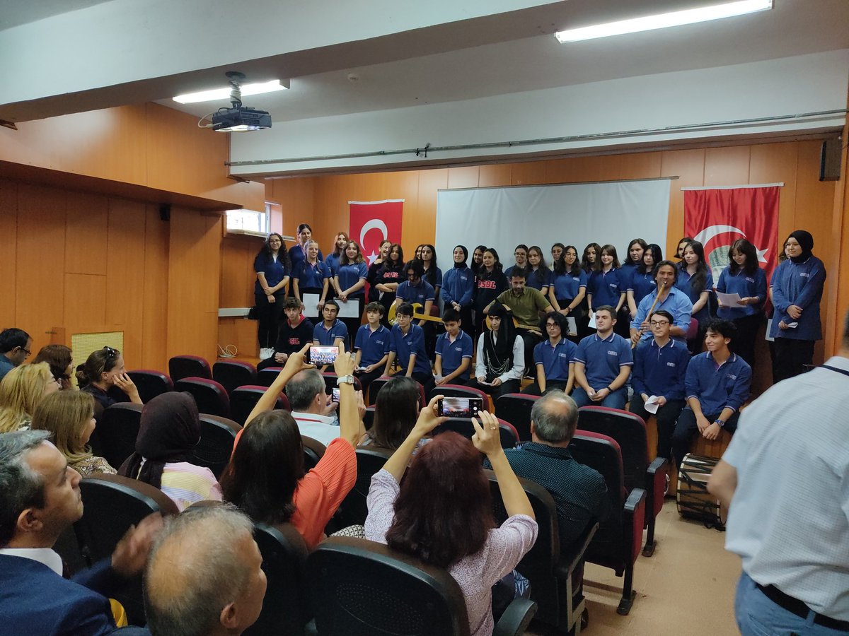 POLYCENTRIC2019's tweet photo. Projemizin 3 günlük kapanış toplantısı kapsamında 1. gün bir yönetim toplantısı, 2. gün Perşembe okul ağında yer alan iki okula ziyaret ve 3. gün ise projemizi ve Okul Ağlarını Ordu ilinde bulunan öğretmen ve yöneticilere tanıttığımız bir seminer gerçekleştirdik.
@ulusalajans https://t.co/T9ePSzwOF2