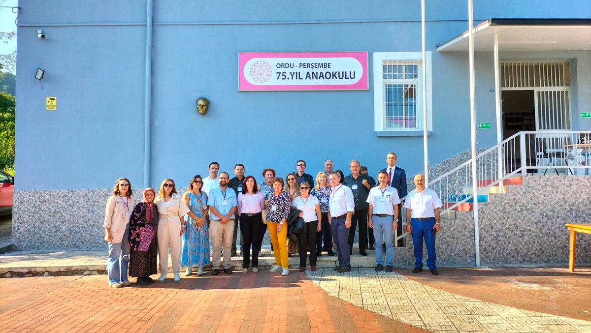 POLYCENTRIC2019's tweet photo. On our closing event, we held a management meeting, we visited two schools from Perşembe School Network and organized a dissemination activity to promote our project and school networks.

@frkkymkc 
@Ordu_MEM https://t.co/CfPzp7cEfm