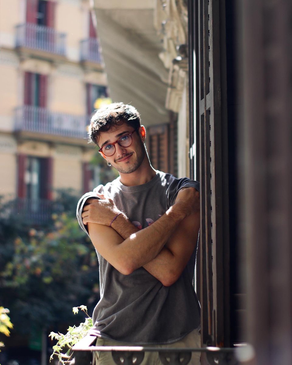 vilguet's tweet photo. A ne’s balconet :))) https://t.co/Uc4CHznQOh