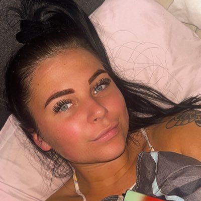 3llie1606's tweet photo. #NewProfilePic https://t.co/t99nla0Mzg
