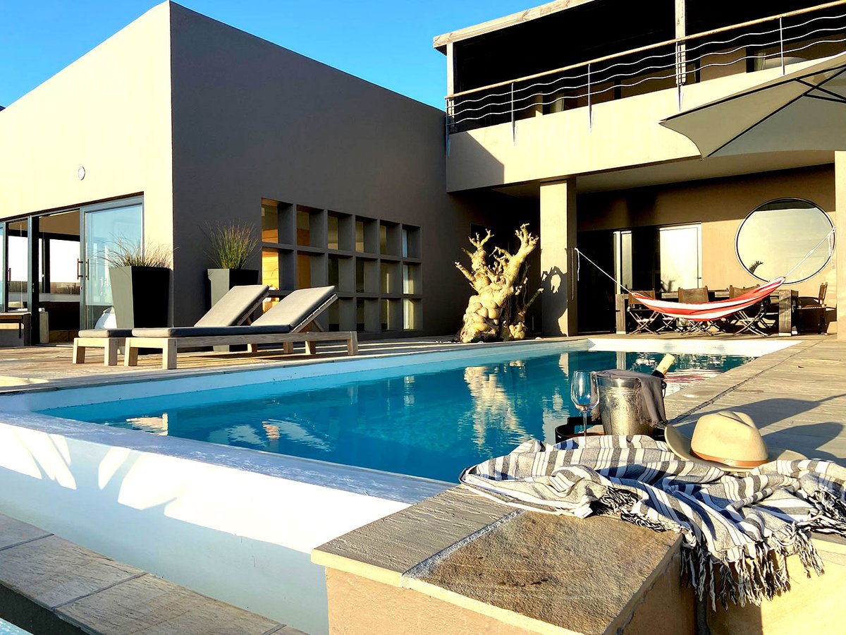 LongBeachVilla's tweet photo. The golden hour at #LongBeach Villa in #Kommetjie. Luxury #BeachfrontAccommodation in one of #CapeTown 's most beautiful villages.
Visit our website to learn more. #visitsouthafrica #capetownholidayrentals #luxuryvacationrentalssouthafrica
#luxurybeachvilla #longbeachcapetow https://t.co/TC5UwyYist