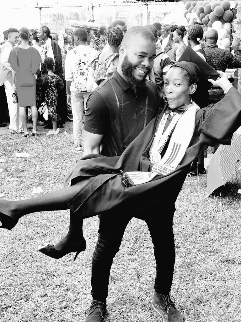 DjShamai's tweet photo. Congratulations to my daughter 🙏🙏❤❤❤ https://t.co/XrnCx6fPkV