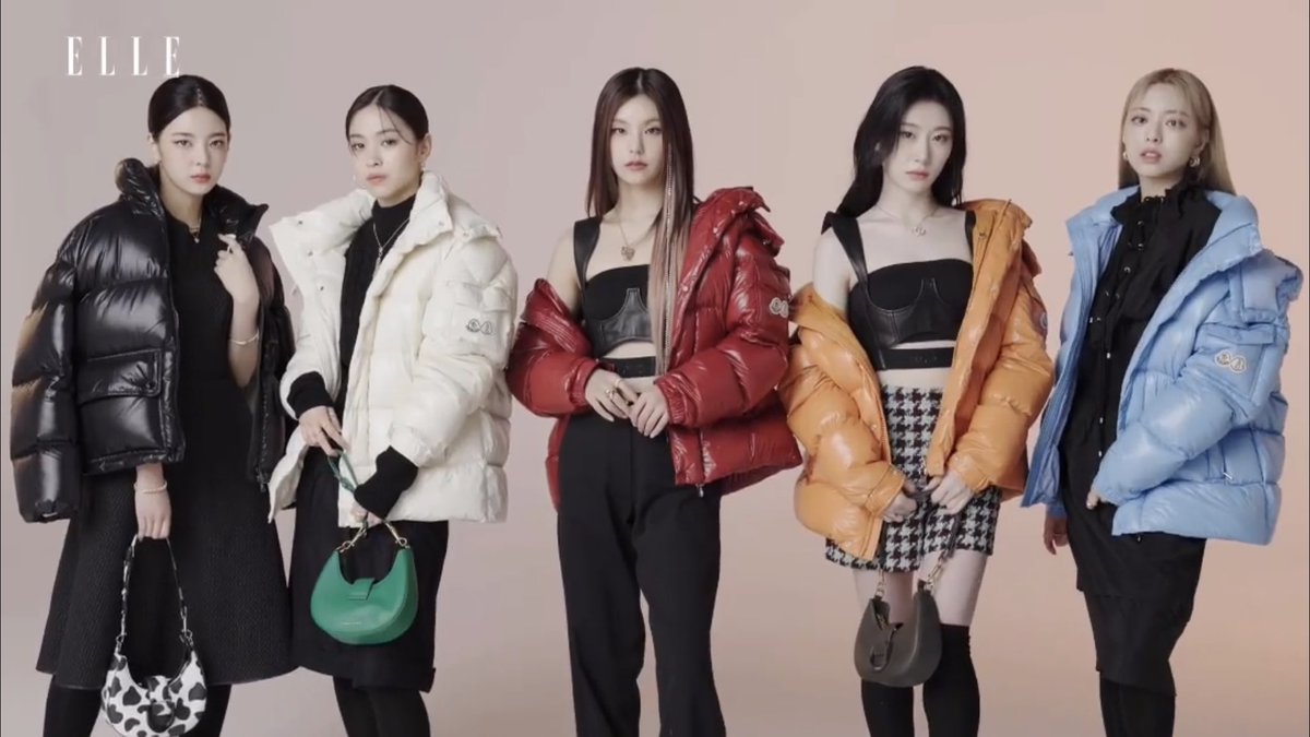 UNIVERSEITZY's tweet photo. [NEWS]

#ITZY wears @Moncler jackets for their October cover of ELLE Singapore. 

Moncler is a luxury fashion house specializing in outerwear.

#있지 @ITZYofficial https://t.co/18HXhtNzvr