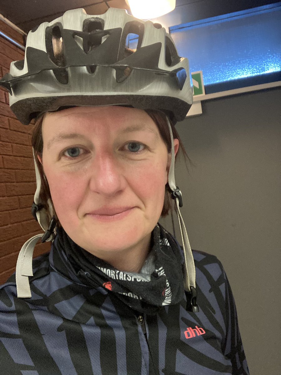 sarahjdenman's tweet photo. It’s been a while @1dayaweek1 #sundaycommute #my1DAW https://t.co/aHCcV6Qjwu