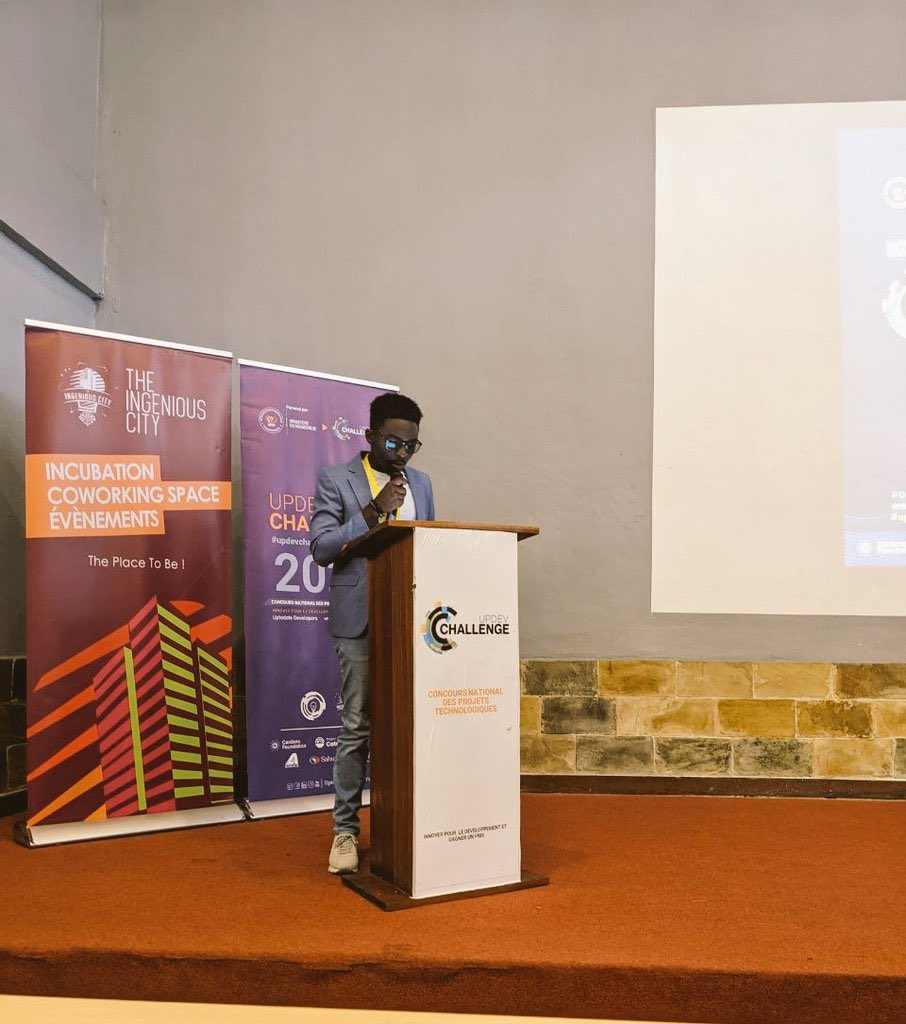 kiro_merveilles's tweet photo. Les 3 gagnants de la 3e édition du concours #UpdevChallenge ont été connus ce samedi 01/10.
1️⃣ Hermeline NLANDU
2️⃣ Israël BADIBANGA
3️⃣ Benjamin BAMWISHI
#Updev Challanger est un concours des projets technologiques développés par des jeunes congolais. Du bon travail des jeunes. https://t.co/Fe6BYd4pSi