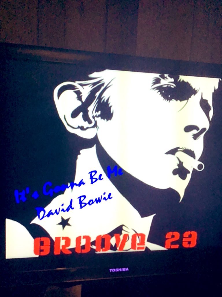 kommunication23's tweet photo. Some Sunday Soul : David Bowie - It's Gonna Be Me. This soul epic was an outake from the Young Americans sessions. Produced by Tony Visconti @Tonuspomus
▶️ https://t.co/IWf77AISQX
#Bowie @DavidBowieGlam @DavidBowieReal @davidbowie_news #youngamericans #70s #plasticsoul https://t.co/ZoBuSkaNnH
