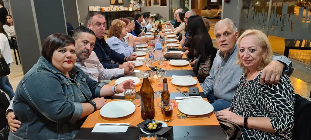 CsMassamagrell's tweet photo. Lo mejor de @ciudadanos es su gente. 
En las fiestas de Masamagrell, degustando una exquisita "torra"
@refundacion_lib 
@ciudadanos
@cspaterna @cs_moncada @cs_valencia 
#liberales #refundacionliberal #masamagrell #almasera
#tradiciones #fiestaslocales #museos #moncada https://t.co/6XXkr3M34y