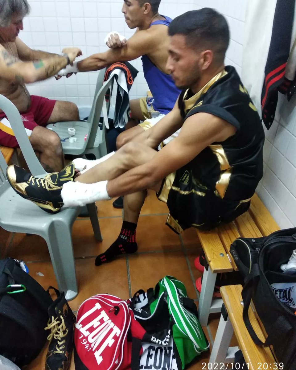 IRUTEAM's tweet image. Ayer en Granada Johsua disputando 4°combate como profesional,gana en segundo asalto por knock out ante un rival duro Johsua "el gallito"consigue su 4°victoria por la vía rápida.
#VamosJohsua #johsuagallitomadrid #quieropuedolohagosiempre #iruteam #casarrujoven #casarrubuelos