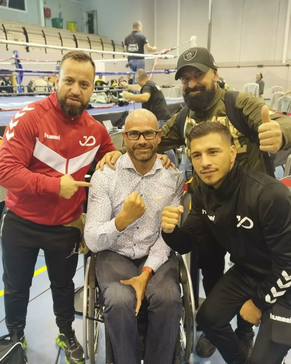 IRUTEAM's tweet image. Ayer en Granada Johsua disputando 4°combate como profesional,gana en segundo asalto por knock out ante un rival duro Johsua "el gallito"consigue su 4°victoria por la vía rápida.
#VamosJohsua #johsuagallitomadrid #quieropuedolohagosiempre #iruteam #casarrujoven #casarrubuelos