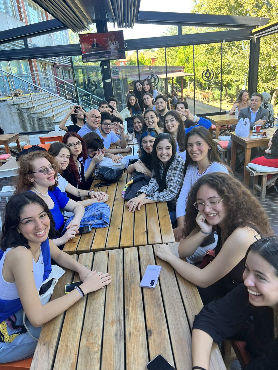 YTÜ Biyomühendislik bölümü yeni öğrencileri okul açılmadan tanışmışlar ve buluşmuşlar. Neşeniz, heyecanınız, YTÜ sevginiz artarak devam etsin. Yıldızınız hep parlasın. 
#ÖğrencileriyleLiderYTÜ