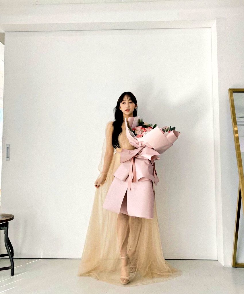 ditdamjayleing's tweet photo. Ada yg baru tau ternyata..
Yes she is real princess👑✨

#DITA #SECRET_NUMBER @5ecretNumber @JP_5ecretNumber https://t.co/cFjpCl8bh3