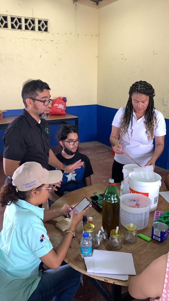 Opava_osfl's tweet photo. Talleres de elaboración de jabones artesanales y velas en Don Bosco.

@CiudaddelSaber @JaimeEAleman @tvnpanama @Deliacmf @JanainaGob @FEMSA @DoitCenter @utppanama @KatleenLevyG @Pablozen @panamaharmonica @30MinutosConKL https://t.co/MVDUiyia7r