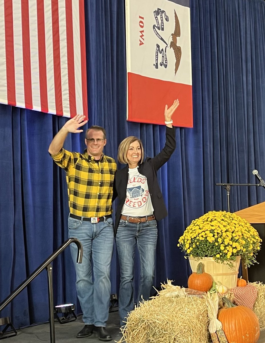 BrookeforIowa's tweet photo. Iowans showed up in big numbers for Governor Kim Reynolds Harvest Festival tonight.  Supporting the greatest Governor in the United States! It was an honor to close the event by singing God Bless the USA🇺🇸  We are ready to win up and down the ticket in November! https://t.co/FKJSkv2LsB