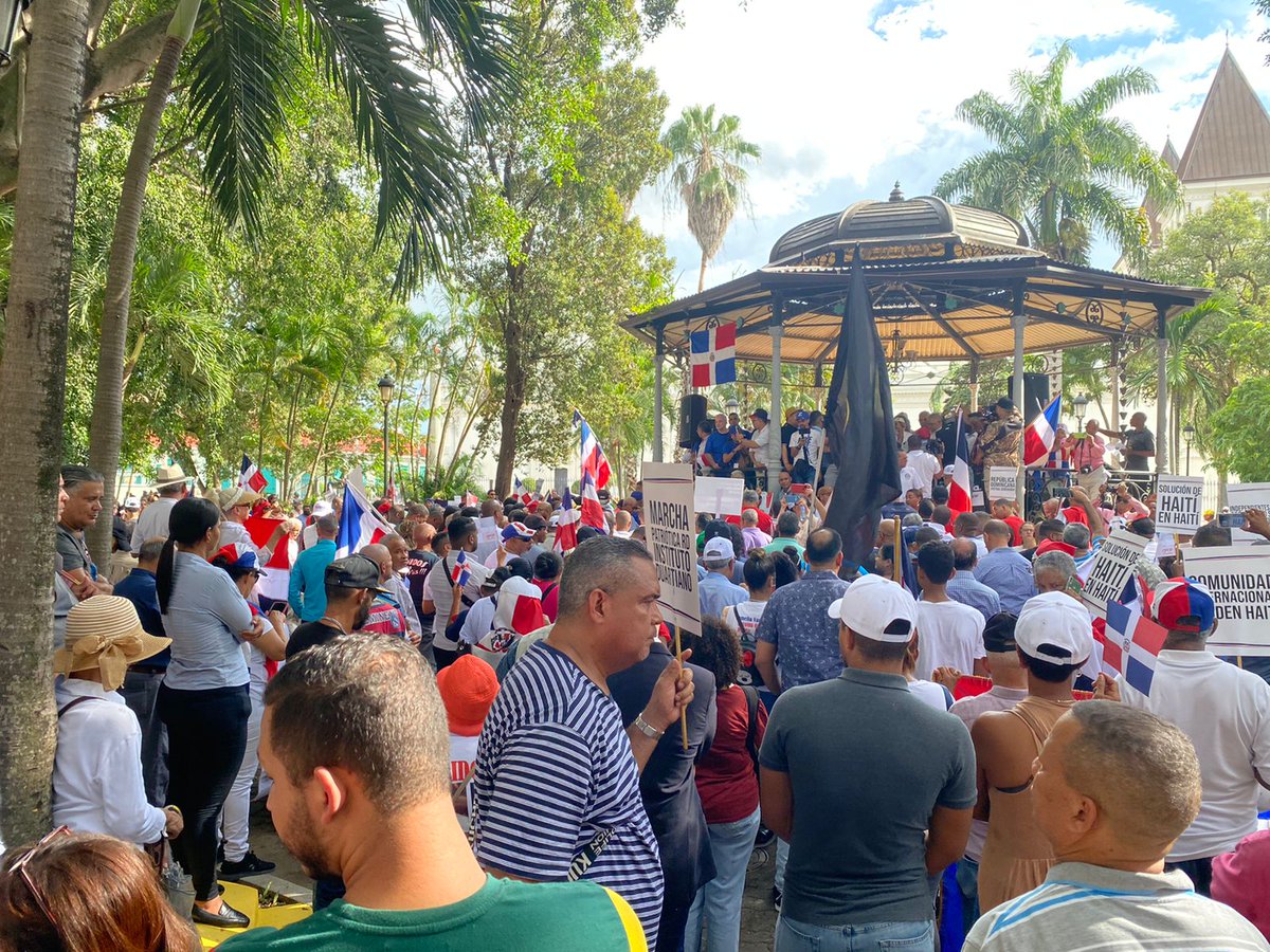 Victorr03093256's tweet photo. Población de Santiago da amplio apoyo a caminata de la Revolución Duartiana https://t.co/sVQAkjpBZ0