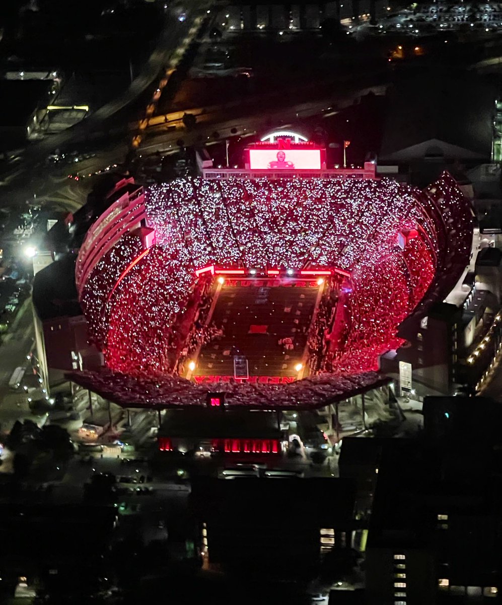 NEStatePatrol's tweet photo. What a view from the NSP AirWing! 

Finish strong, #Huskers! 

Listen for postgame traffic reports from Trooper Dave on @HuskersRadio after the game. #GBR https://t.co/fuELdhgDkW