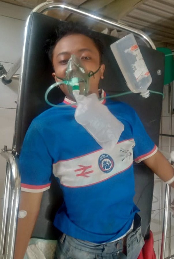 AremaFC's tweet photo. Mohon izin meneruskan informasi dari kawan-kawan tenaga kesehatan RSUD Kanjuruhan. 

Apabila mengenali Aremania dan Aremanita ini, dalam perawatan di RSUD Kanjuruhan. Tidak ditemukan identitas https://t.co/dHcjLFIBeL