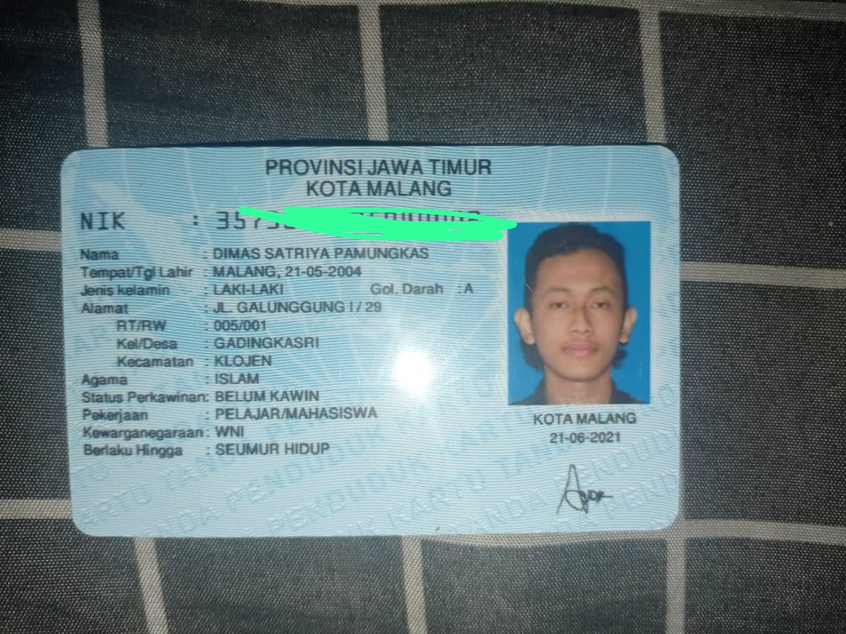 atho_tho's tweet photo. Minta tolong min sapa tau ada info keberadaan beliau, sampai sekarang masih belum ada kabar..beliau murid  SMA lab univ. Malang.. nuwus 🙏🙏🙏 @EdanBolaRCBFM @lapangan_hi7au @OngisnadeNet https://t.co/Qawo0maUKz