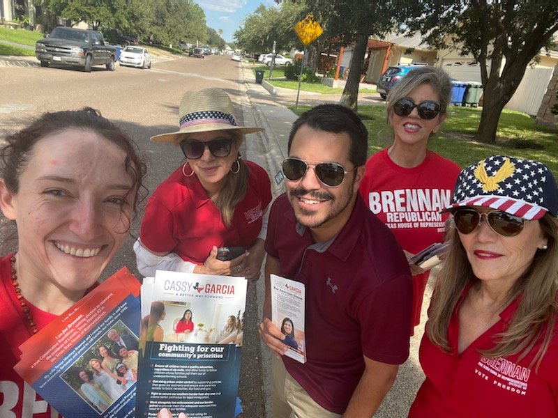 GGLupitaPerez1's tweet photo. Blockwalking with the Big Boss Taylor! for @CasandraLGarcia  &amp; @BrennanForTexas. Let's turn CD 28 &amp; HD 42 Red! #TexasVictory! #AdelanteconCassy #Betterwayforward https://t.co/yEh24Flxou
