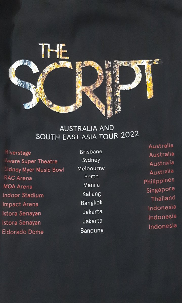 dfon219's tweet photo. So great to get this~ ๐ฅฐ Thank you kak @TheScriptIndo sudah bantu pilihkan dan pesankan supaya ndak kehabisan ๐ฅฒ #TheScriptJakarta https://t.co/qYpc3VPe8Z
