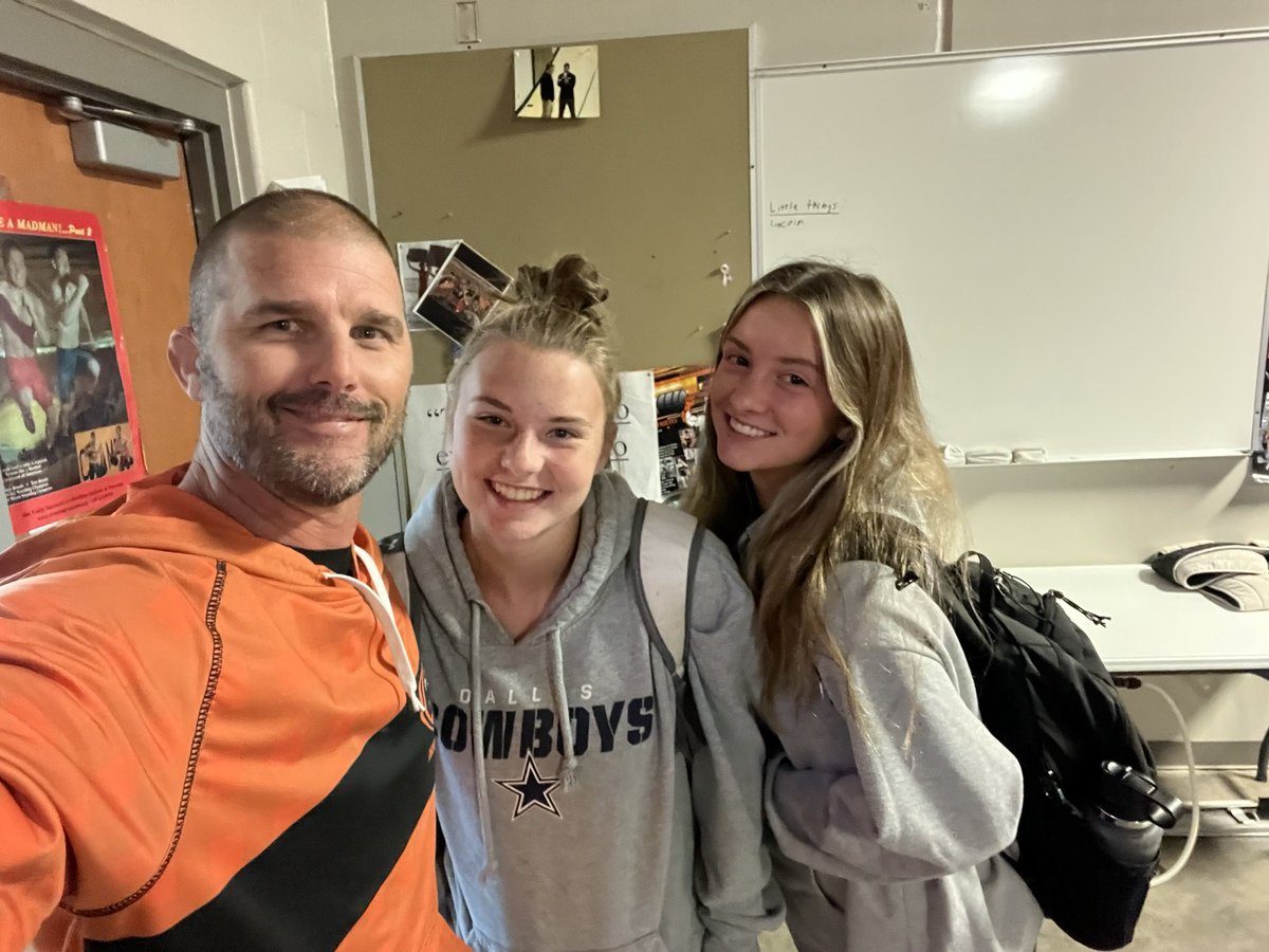 A little late on this post!  Had a great Leadership Mentor reflection with <a href="/girlssoccer_FHS/">FHS Girls Soccer</a> captains <a href="/BellaHemann/">Bella Hemann</a> and Olivia Thierl! Talked about their leadership styles and how to focus on them! Love supporting our Ss athletes! <a href="/tigerfarmington/">Farmington Tigers</a> #weare192