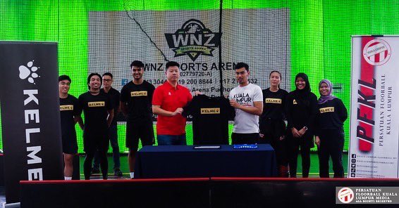 KLFloorballMY's tweet photo. Bagi persiapan pemain Kuala Lumpur yang akan ke Kejohanan Kebangsaan Piala Merdeka 2022, Persatuan Floorball Kuala Lumpur dengan berbesar hati menerima tajaan training kit dan jersey pemain daripada KELME Malaysia ( @KelmeMalaysia ). https://t.co/rE8sNvLCV4