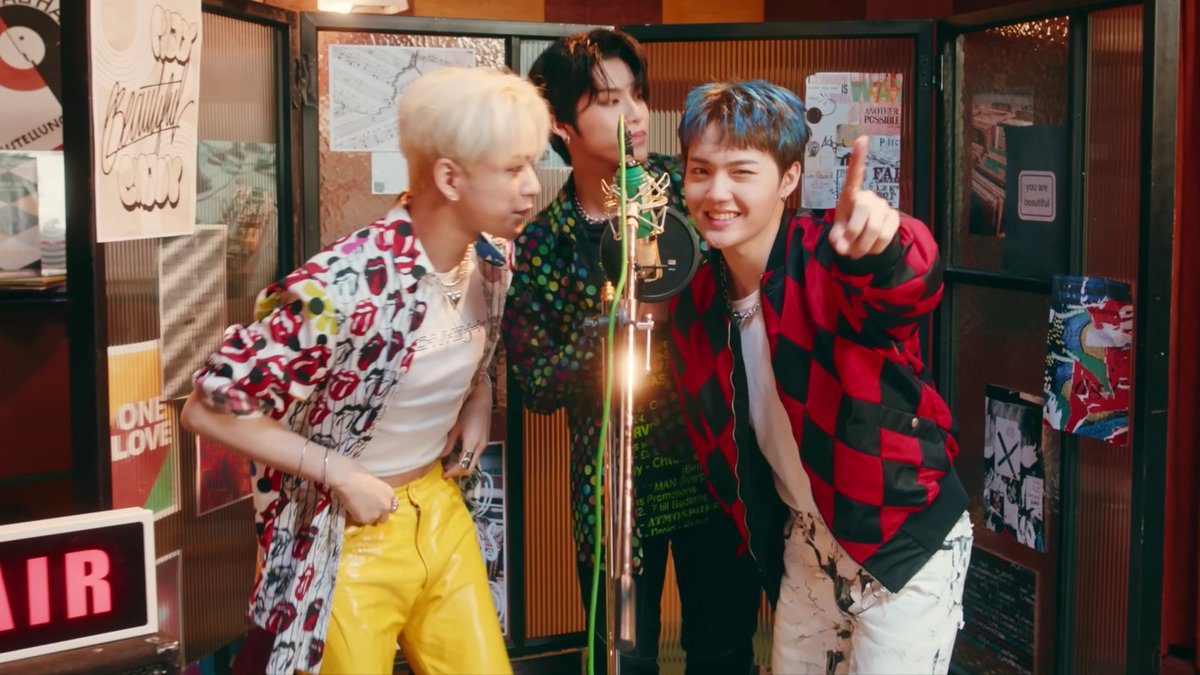 archiveofwoo's tweet image. clap!