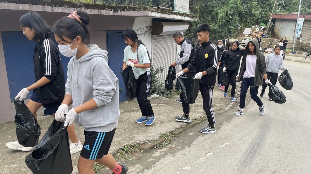 sno_nss's tweet photo. Clean India Campaign kick off with Plogging Run today 2nd Oct. 2022 from High school junction to IG stadium Kohima by Dept of YR&amp;S in collaboration with NSS.
Zeneikho-o, SNO NSS gave welcome note and objective of the campaign while Megolhou, Addl Director shared vote of thanks. https://t.co/vN8TgoEYAp