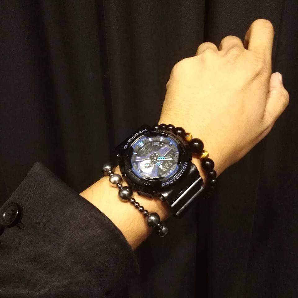 imjj_08's tweet photo. Resilience in overwhelming situations : Clearing confusions 👑 Bracelets are like ice cream, there's always room for more! Overload men's details #MensFashionGuide #MensBracelet #FashionPolice #MensStyle #BritStyle #InStyle #Hematite #TigersEye #LavaStone #Obsidian #GayGuyInStyle https://t.co/sjECVq6UDs